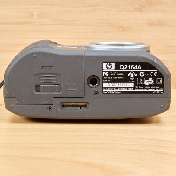 Vintage HP Photosmart 720 Digital Camera, 3.3MP 3x Optical Zoom - Picture 8 of 9